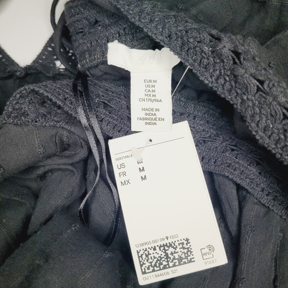 H&M Influencer Dress Balloon Sleeve Cotton Crotchet V-Neck Medium Black Vacation - Picture 3 of 15